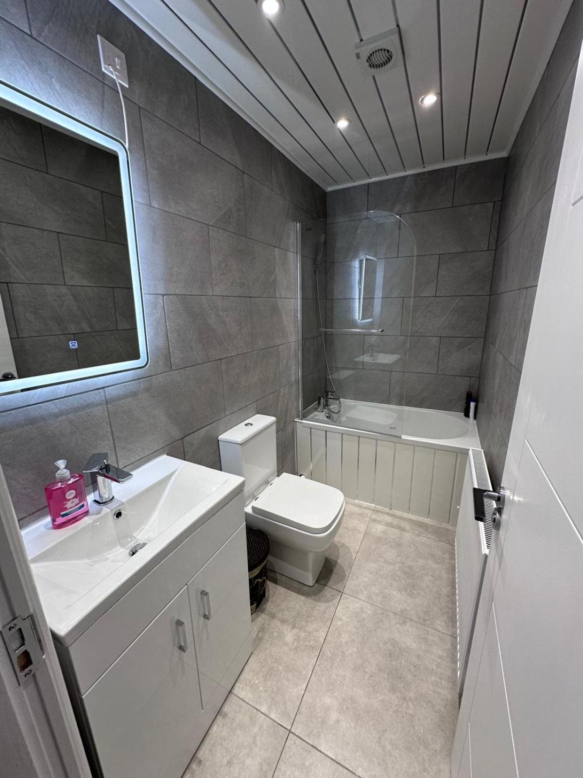 Modern Two-Bedroom Apartment Μάντσεστερ Εξωτερικό φωτογραφία